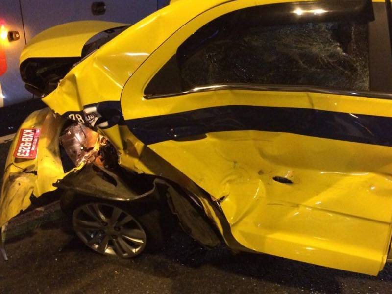 تصادف خودروی خبرنگاران تلویزیون فرانسه در شهر ریو