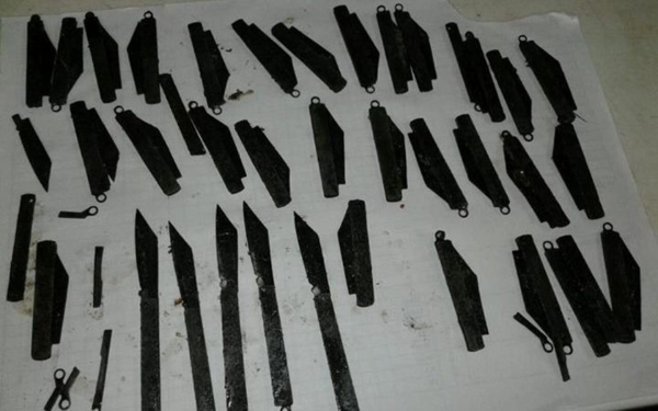 40 چاقوی فلزی بلعیده شده از معده بیمار هندی خارج شد! + عکس