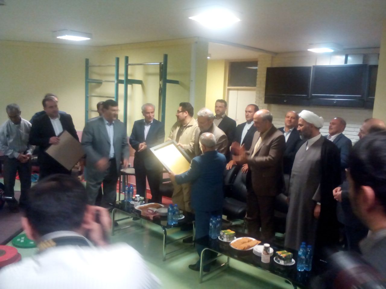 حضور لاریجانی و وزیر ورزش در تمرینات ملی پوشان وزنه برداری+تصاویر