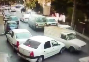 دانلود فیلم رانندگی دیوانه وار پیکان وانت در تهران + علت ماجرا