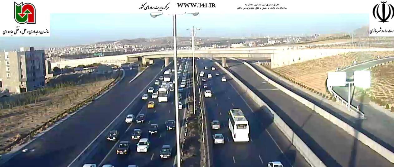 ترافیک نیمه سنگین در آزادراه کرج- تهران/ بارش باران در گیلان و مازندران+ تصاویر
