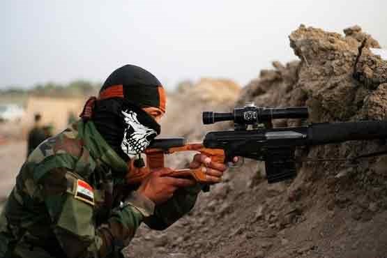 تک‌تیرانداز عراقی، یک جلاد داعشی را هنگام گردن زدن به هلاکت رساند