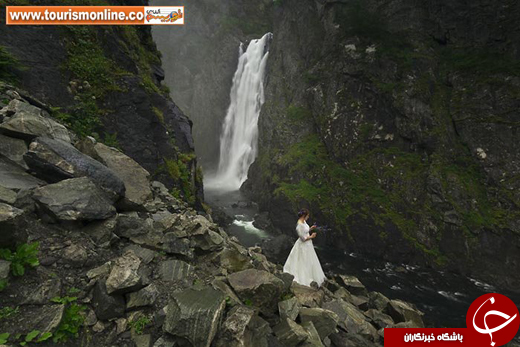 عکس/ سفر به دور دنیا با لباس عروس!