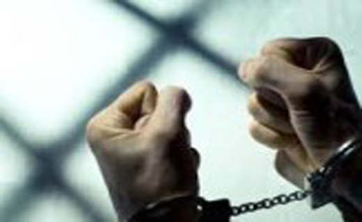 از دستگیری آدم ربای ۳ هویتی تا دستبند به دست مدعیان کشف گنج