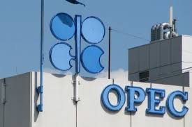 توافق کاهش تولید نفت اوپک در بازار نفت تعادل ایجاد می‌کند