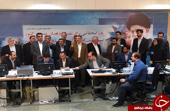 احمدی نژاد در وزرات کشور حضور یافت+ تصاویر