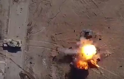 لحظه انفجار مخفیگاه‌های داعش توسط پهپادهای عراقی