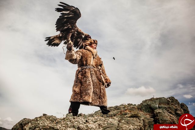 شکار مرد قزاق با عقاب در عکس روز نشنال جئوگرافیک