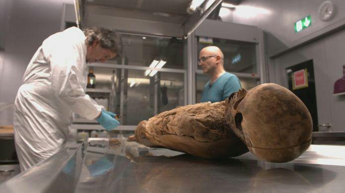 جسد مومیایی شده یکی از اجداد بوریس جانسون در سوئیس کشف شد!
