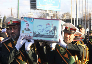 تشییع و خاکسپاری پیکر شهید دفاع مقدس در بروجرد