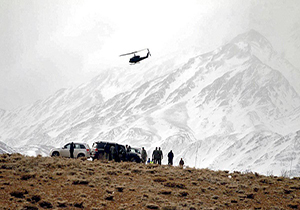 نجات دو کوهنورد گرفتار شده در ارتفاعات دنا