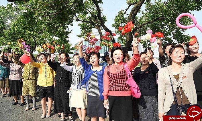 قدردانی استثنایی مردم کره شمالی از دانشمندان موشکی+تصاویر