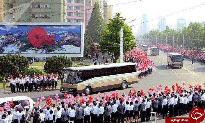 قدردانی استثنایی مردم کره شمالی از دانشمندان موشکی+تصاویر