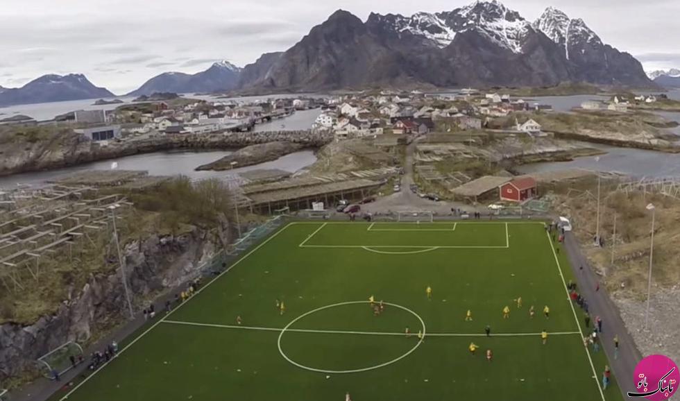 زیباترین زمین فوتبال جهان در این جزیره قرار دارد +تصاویر