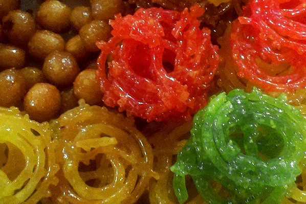 به هیچ وجه زولبیا و بامیه‌های «رنگی» در ماه رمضان نخرید!