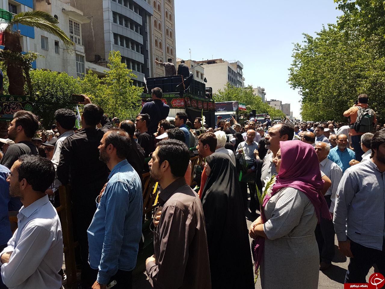 مراسم تشییع پیکر شهدای حوادث تروریستی تهران آغاز شد/حضور باشکوه مردم در مراسم+تصاویر