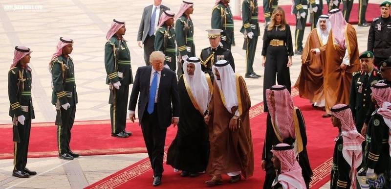چرا ترامپ در شب حضور در عربستان دیر خوابید؟/ راز جلسه ۴۵ دقیقه‌ای ترامپ با رهبران کشورهای حاشیه خلیج فارس