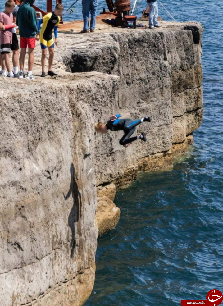 نوجوان 12 ساله حین پرش از صخره 10 متری با خوش اقبالی از مرگ گریخت + تصاویر