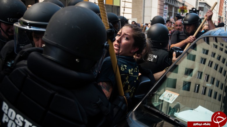 پلیس آمریکا معترضان به نژادپرستی را با باتوم و تجهیزات ضدشورش سرکوب کرد+ تصاویر