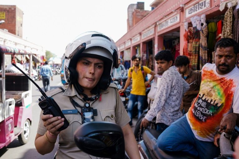ماموران پلیس زن هند به مبارزه با خشونت جنسی علیه زنان می‌روند+تصاویر