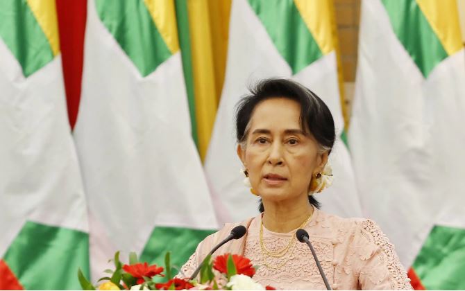 شاهدان عینی: ارتش میانمار سر کودکان را می‌برد و مردان را زنده زنده آتش می‌زند