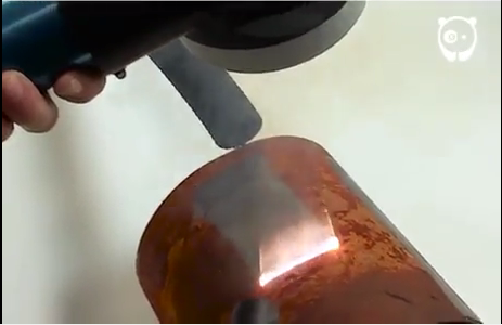 ویدئویی بسیار دیدنی از زدودن زنگار فلز با فناوری لیزر