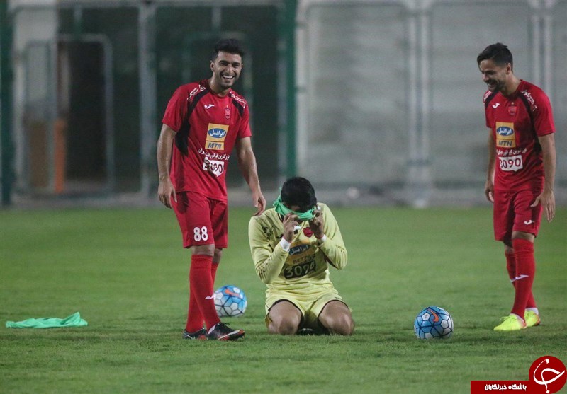 فوتبال چشم بسته پرسپولیسی‌ها با زمین خوردن بیرانوند و خنده‌های منشا + تصاویر