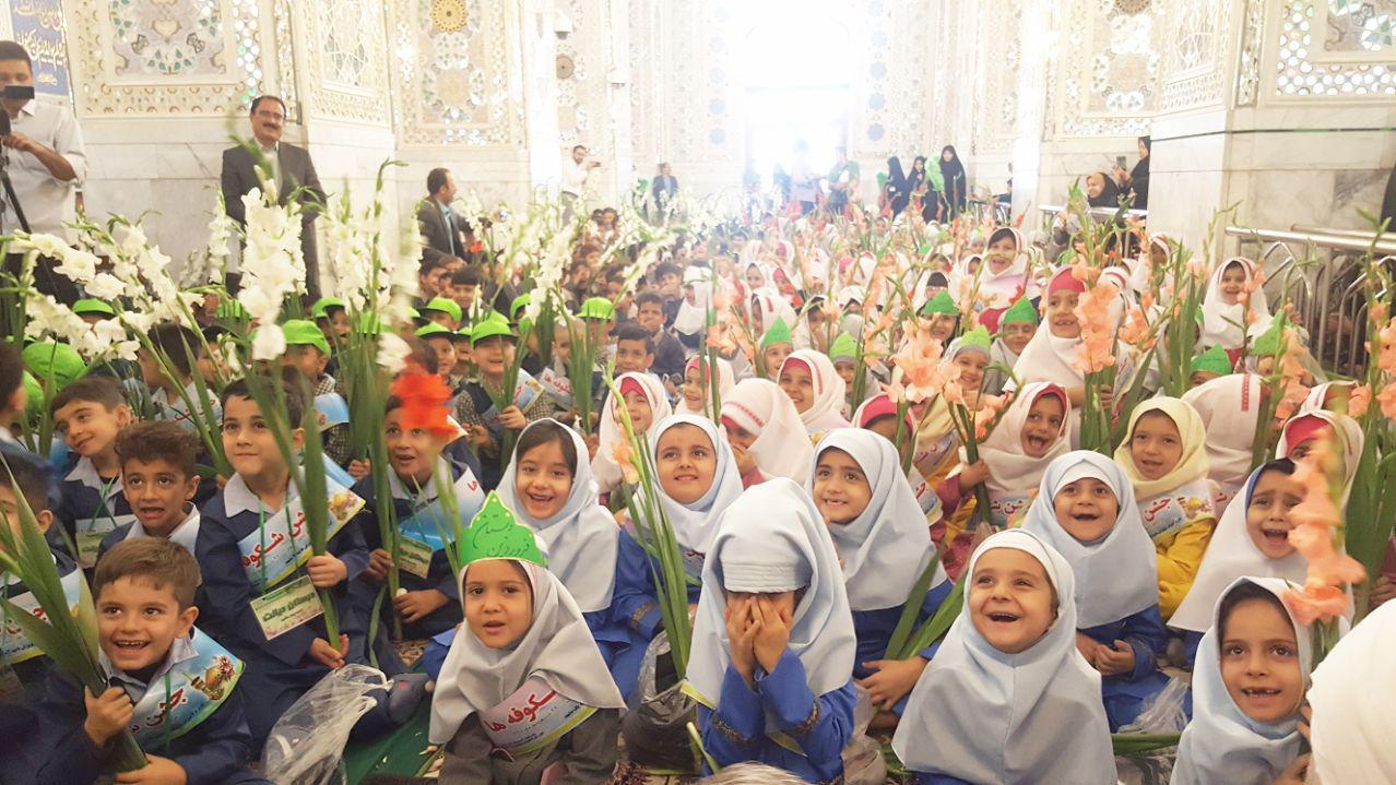 میثاق آسمانی ۴۰۰ دانش آموز کلاس اولی با امام مهربانی ها