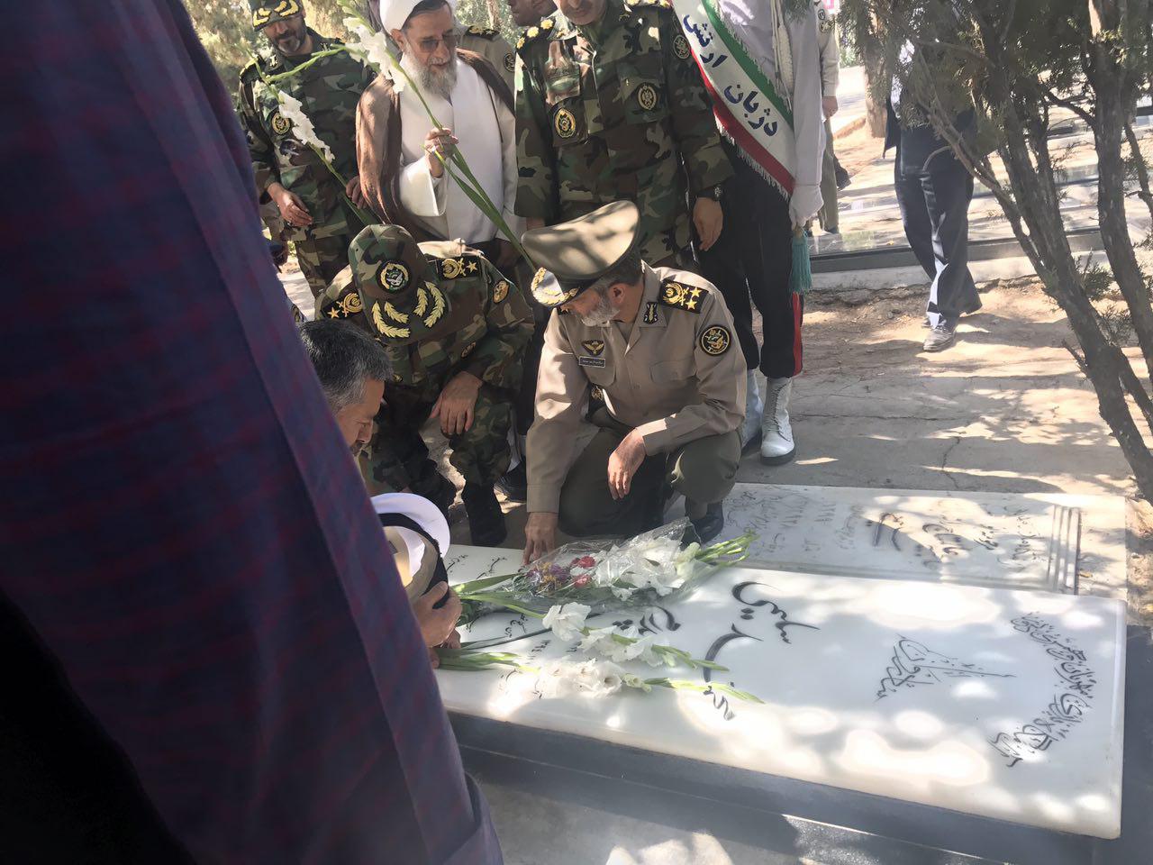 فرماندهان ارتش با آرمان‌های امام خمینی (ره) تجدید پیمان کردند+ تصاویر