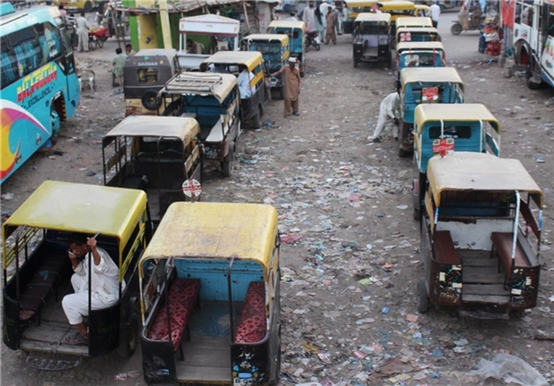 «مینی تاکسی» در پاکستان +تصاویر