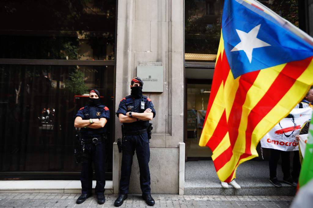 رئیس پارلمان کاتالونیا: دولت اسپانیا در حال اجرای «کودتا» در کاتالونیا است