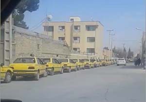 صف طولانی تاکسی‌ها در نورآباد ممسنی + فیلم