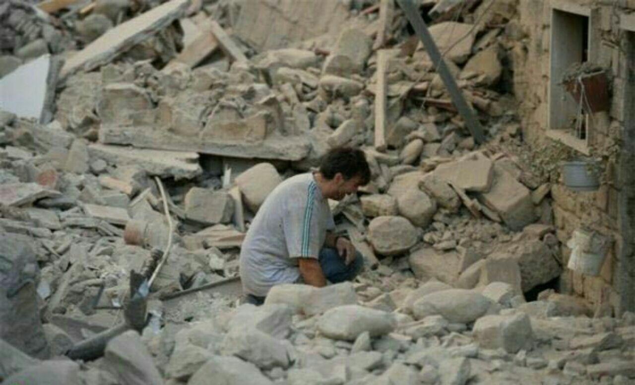 Image result for ‫عکسهای از زلزله کرمانشاه‬‎