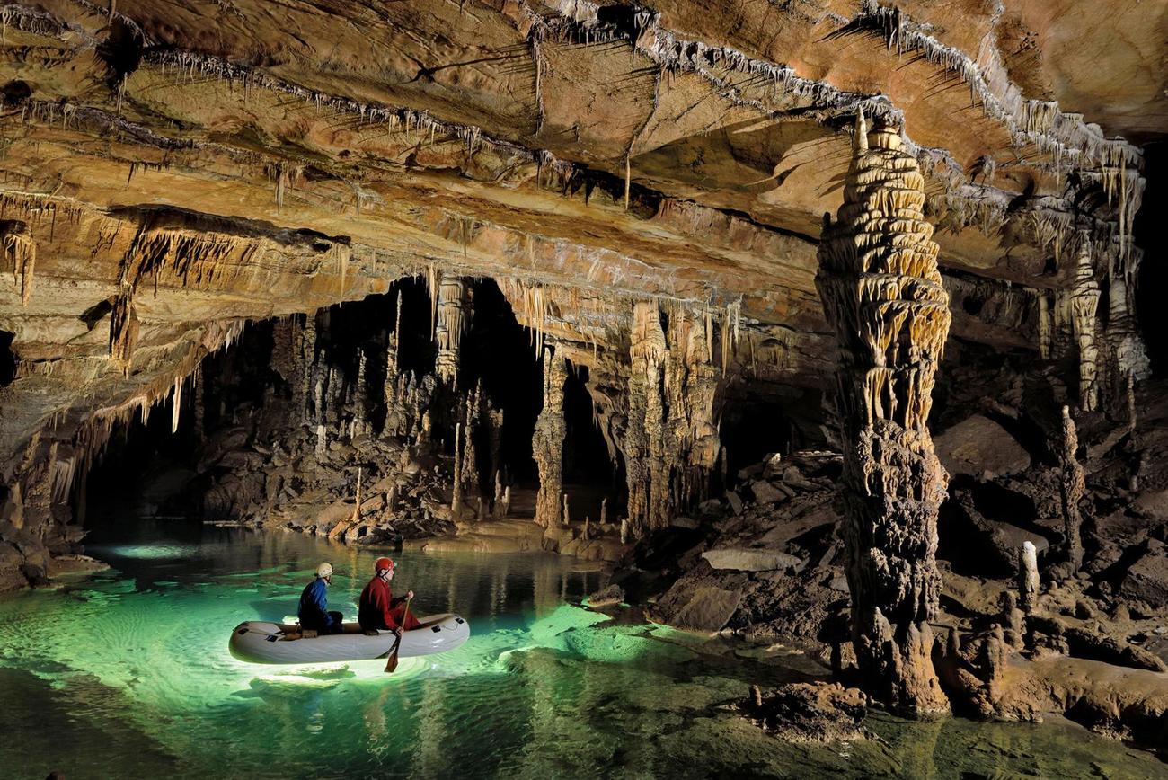 تصاویری خیره‌کننده از غار‌های زیرزمینی