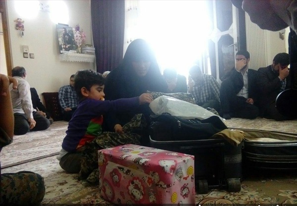 لحظاتی جانسوز از دیدار خانواده شهید مدافع حرم با شهید + فلیم