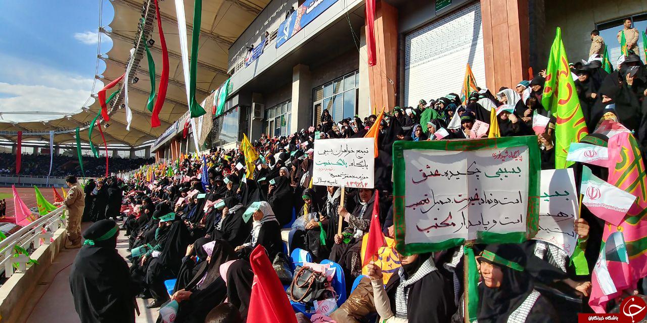 جشن پیروزی مقاومت در اجتماع 30 هزار نفری بسیجیان مشهد + فیلم و تصاویر