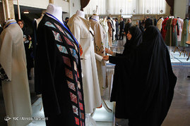 ششمین جشنواره بین‌المللی مد و لباس فجر در تالار وحدت کار خود را به طور رسمی آغاز کرد.


