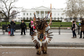تظاهرات بومیان آمریکا در اعتراض به ادامه ساخت خط لوله نفتی 