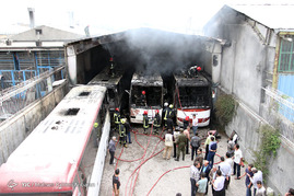 آتش سوزی در نمایشگاه اتوبوس های مسافربری - مشهد