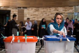 ساعات پایانی رای گیری در شعب اخذ رای - همدان