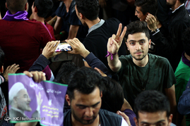 شادی مردم تبریز پس از اعلام نتایج انتخابات ریاست جمهوری 96