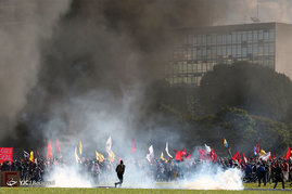 تظاهرات علیه رئیس جمهور برزیل
