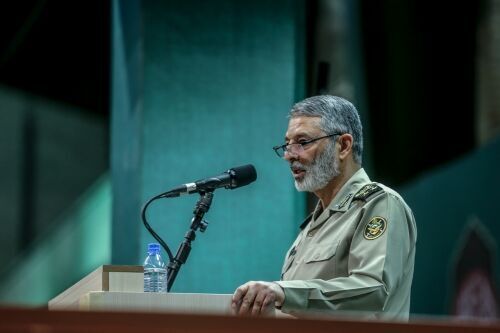 قائد الجيش الايراني: امن مضيق هرمز لن يتحقق بالتحالفات المزيفة