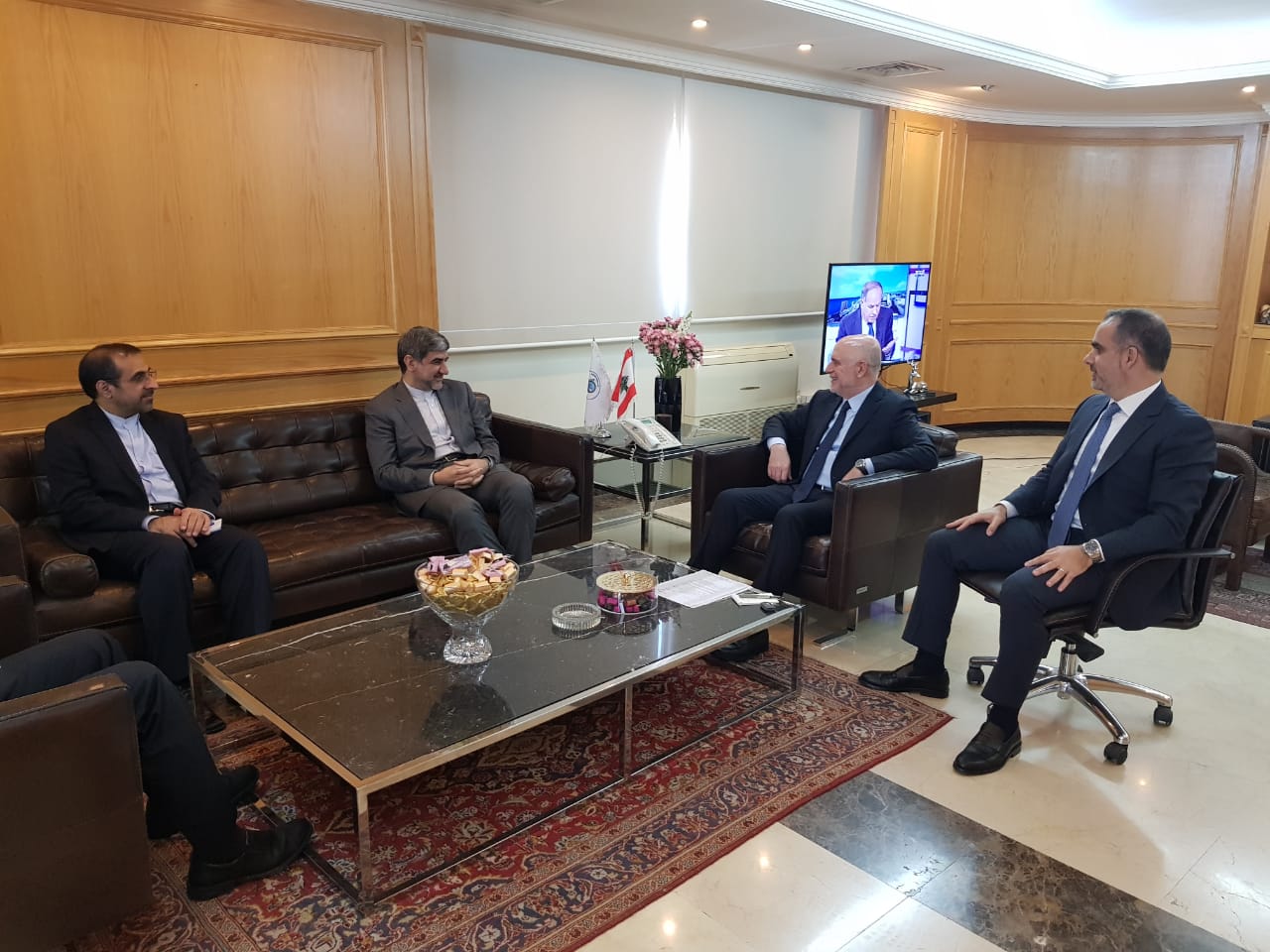 السفير الإيراني يبحث تطور العلاقات التجارية مع لبنان