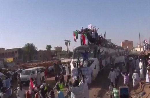 السودان.. اتفاق بين العسكر والمدنيين لتجاوز أكبر نقطة خلافية