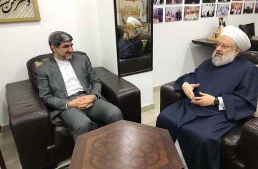 السفير فيروزنيا: اميركا غير قادرة علي منع صادرات النفط الايراني