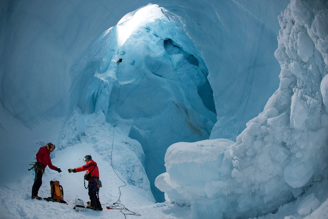 الأعلى على مر التاريخ.. ذوبان 11 مليار طن من الجليد بجزيرة جرينلاند ...صور