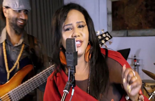 مغنية سودانية تثير الجدل بقبولها دعوة للغناء في الاراضي المحتلة