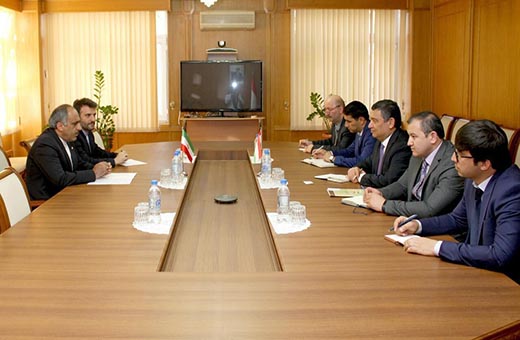 السفير الإيراني يؤكد على ضرورة زيادة التجارة مع طاجيكستان