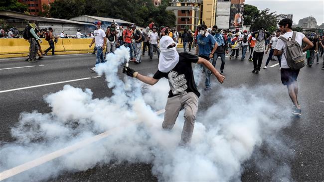 Government supporter ‘dies of injuries’ in Venezuela